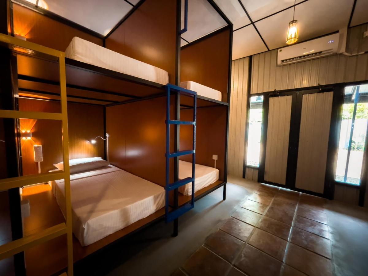 Lost & Found Hostel Weligama Exterior photo